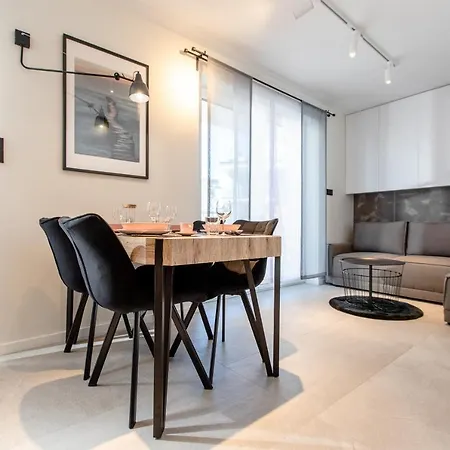 Klifowa 77 * Реваль